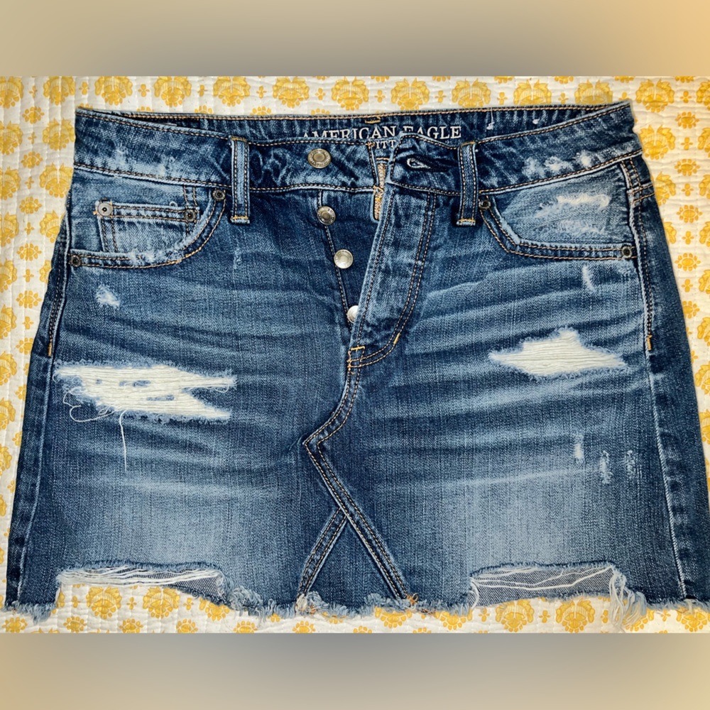 American Eagle Button Fly Mini Skirt Size 4 Y2K / 2010’s Festival Distress Jean